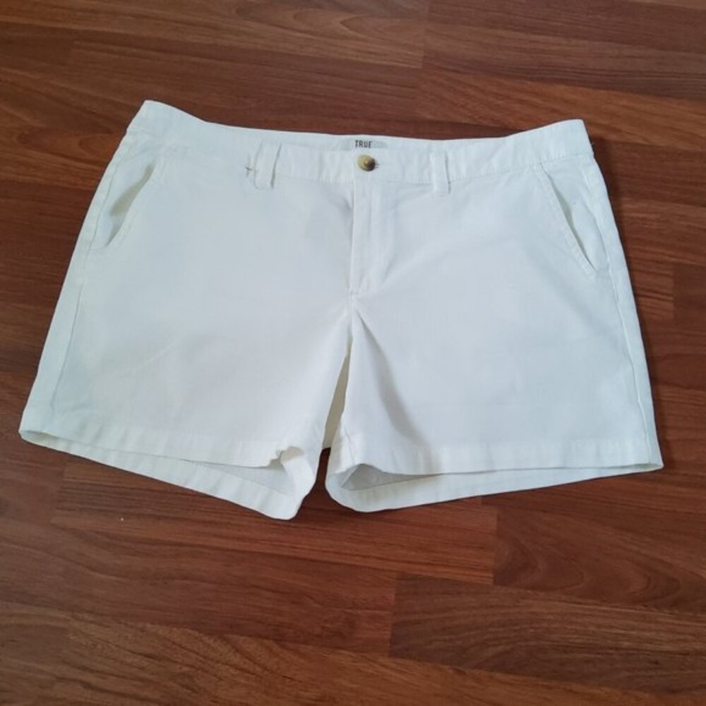 True Craft Shorts Size 15 White New